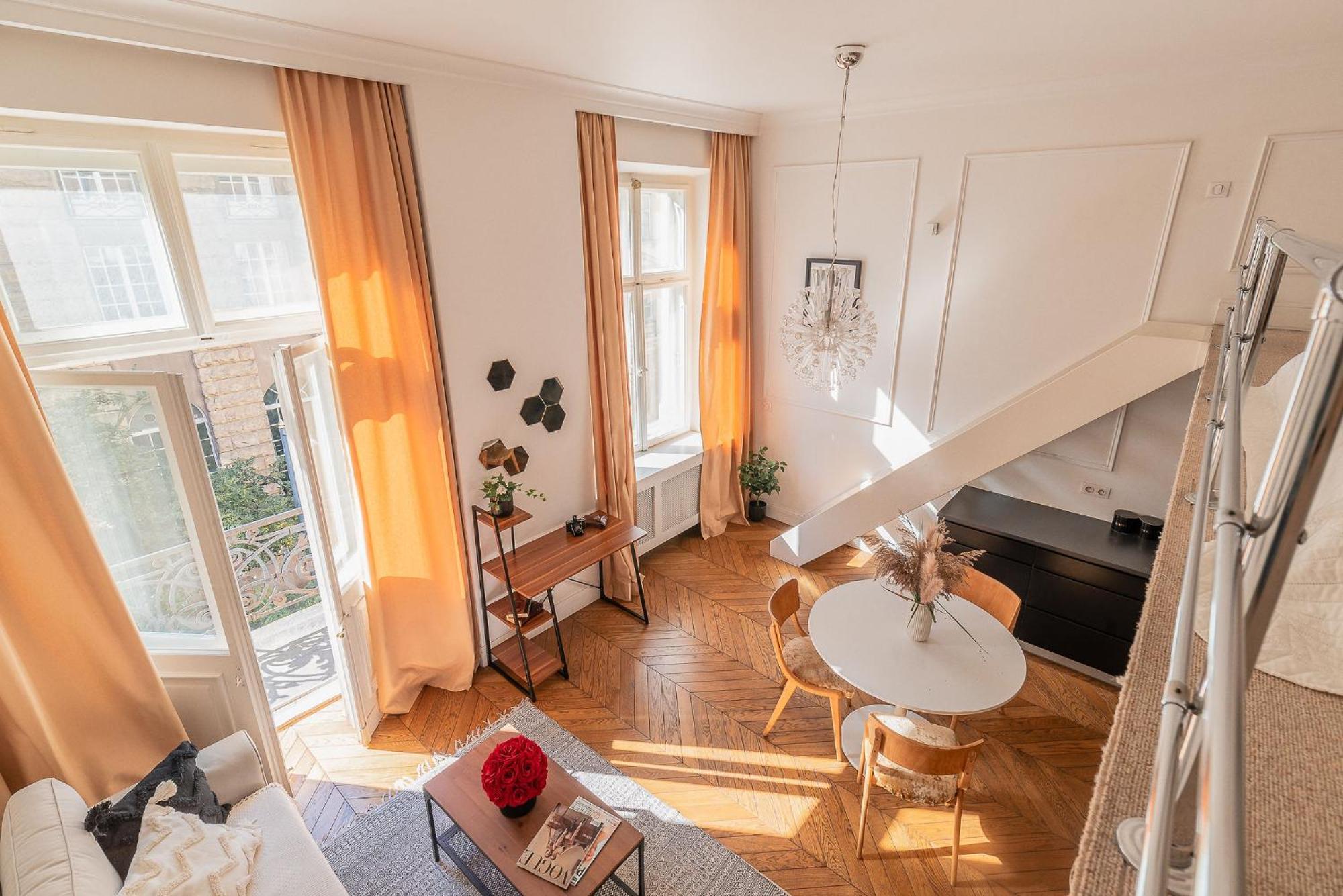 Modern Loft With Balcony Next To Mariott -600mbps Wifi *