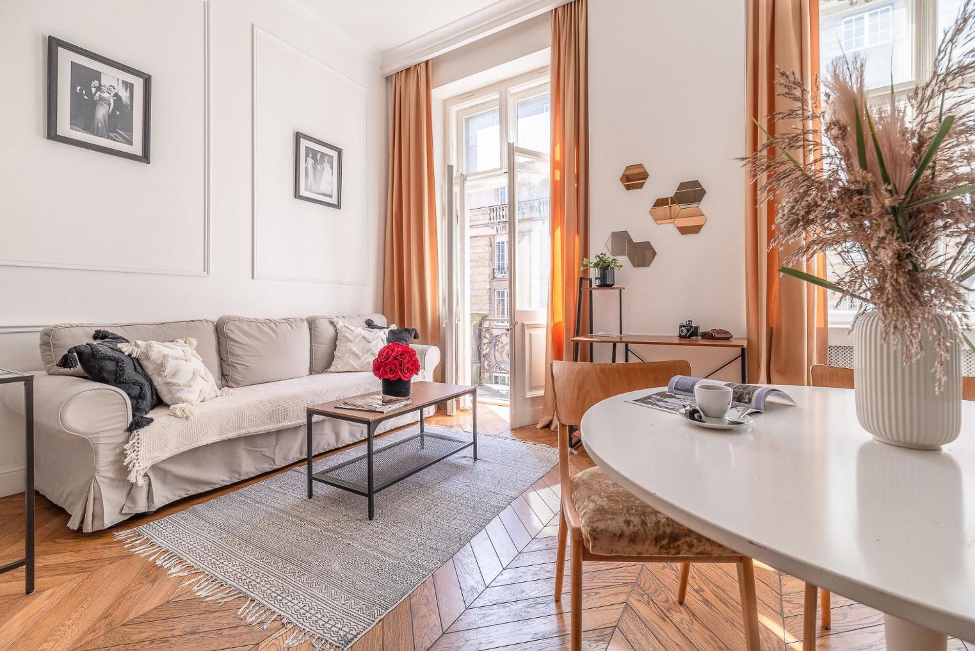 Modern Loft With Balcony Next To Mariott -600mbps Wifi Warsaw