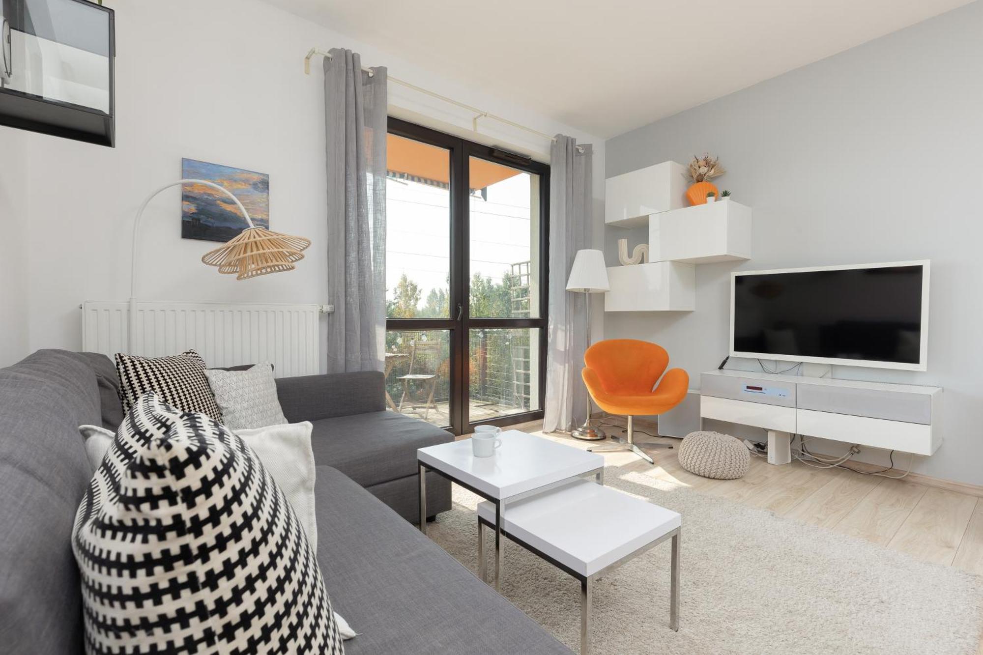 Apartment Symboliczna With Balcony & Parking By Renters Warschau