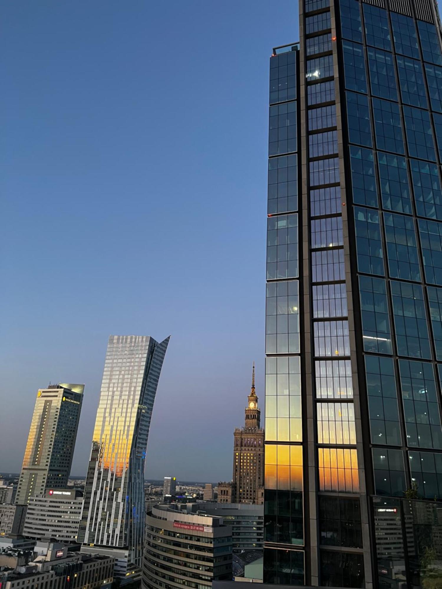 Cozy Downtown Srodmiescie Apartment: Entertainment Hub With Wi-fi * Warsaw