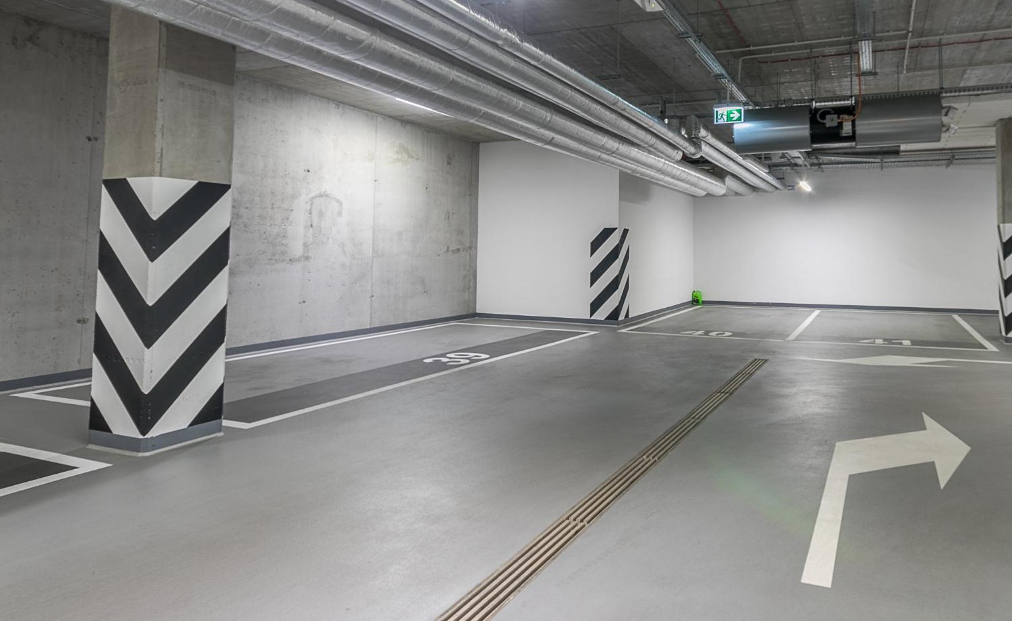 Superapart Jagiellonska 75, Parking Warsaw