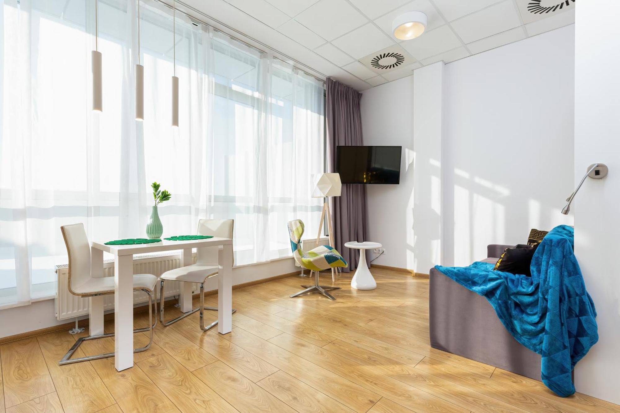 By Renters Apartment *
