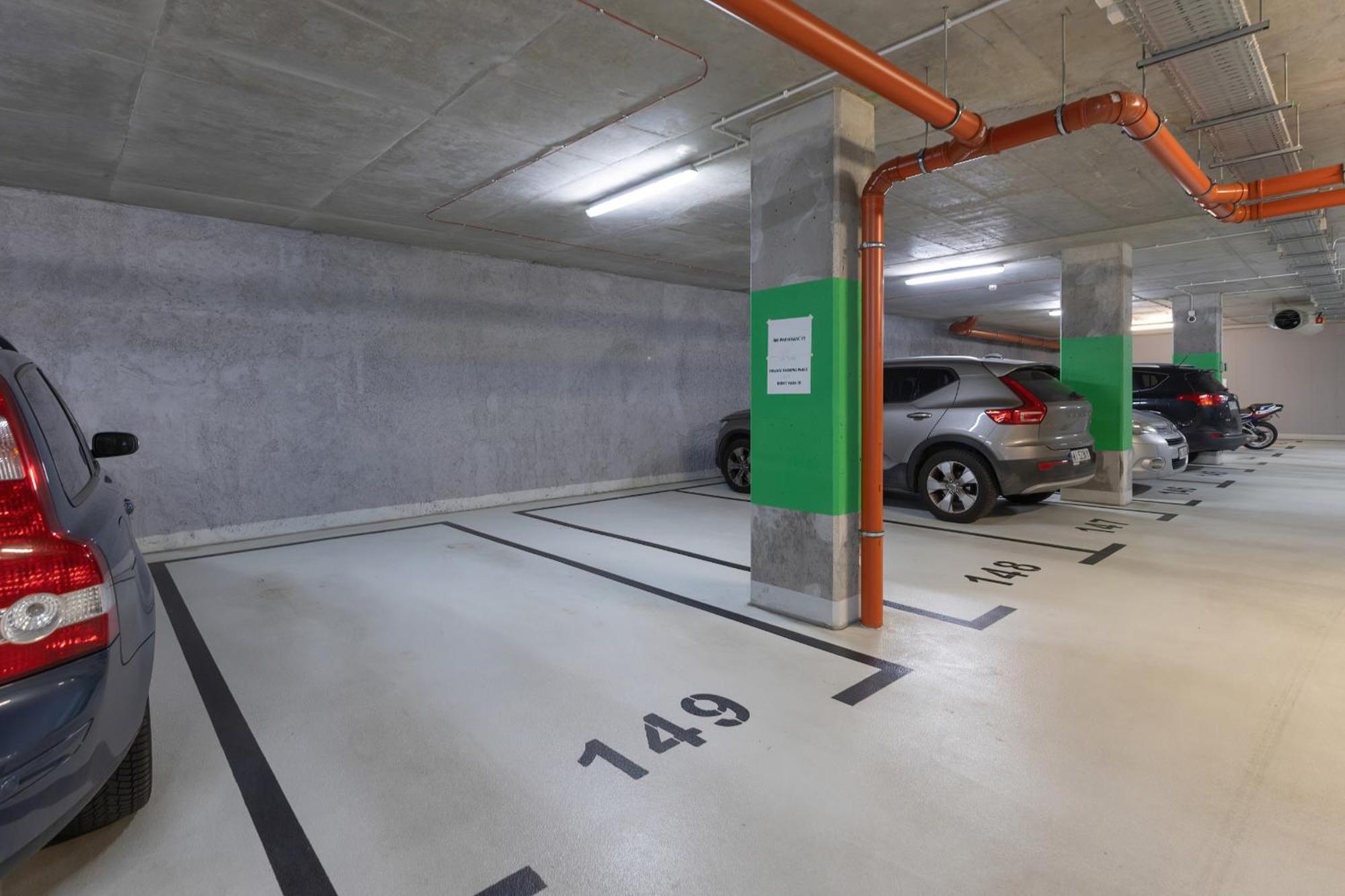 Metro Plocka Exquisite By Renters