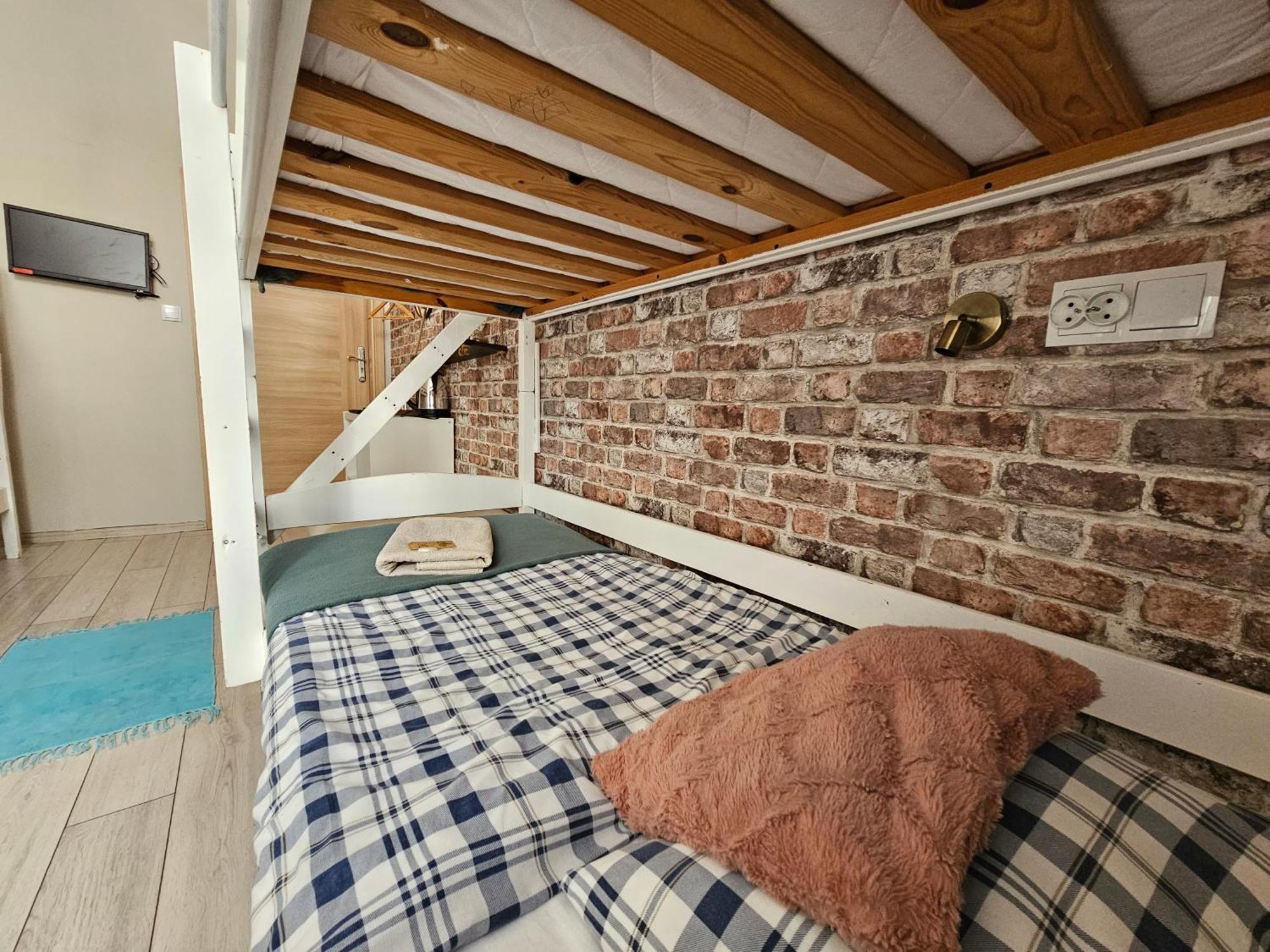Deja Vu Hostel *