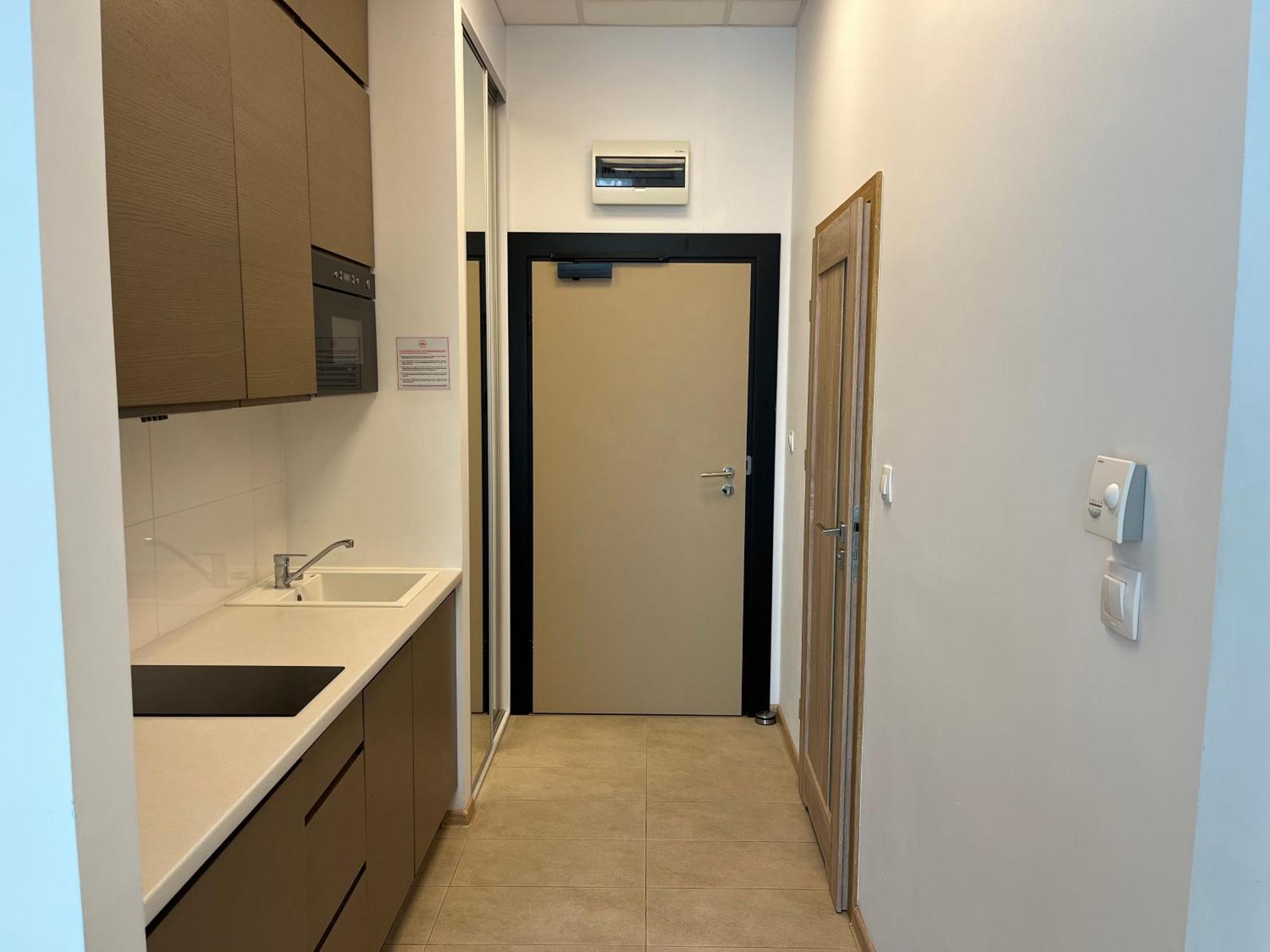 Aleje Jerozolimskie 216 By Perfect Warsaw
