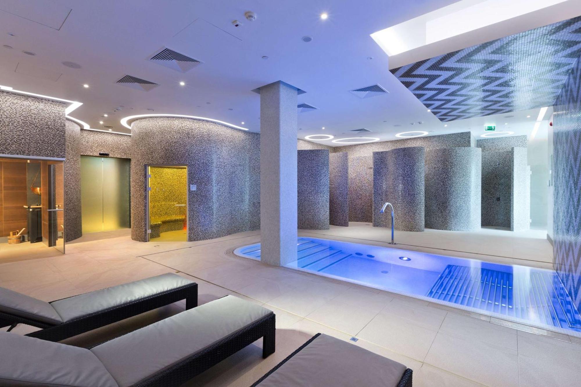 Doubletree By Hilton & Conference Centre Hotel 4*