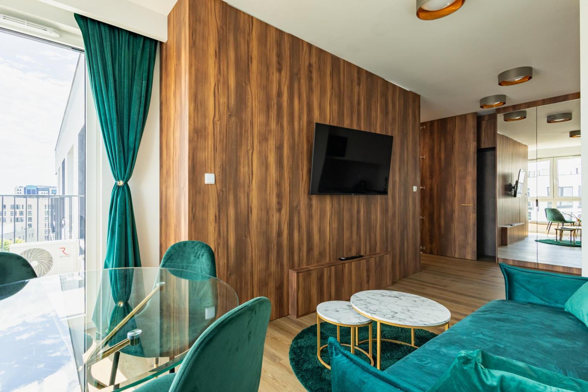 Central House *