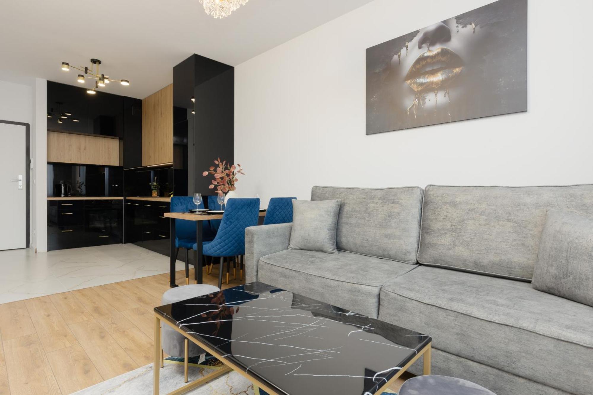 Kotsisa With Parking By Renters Apartment Warschau