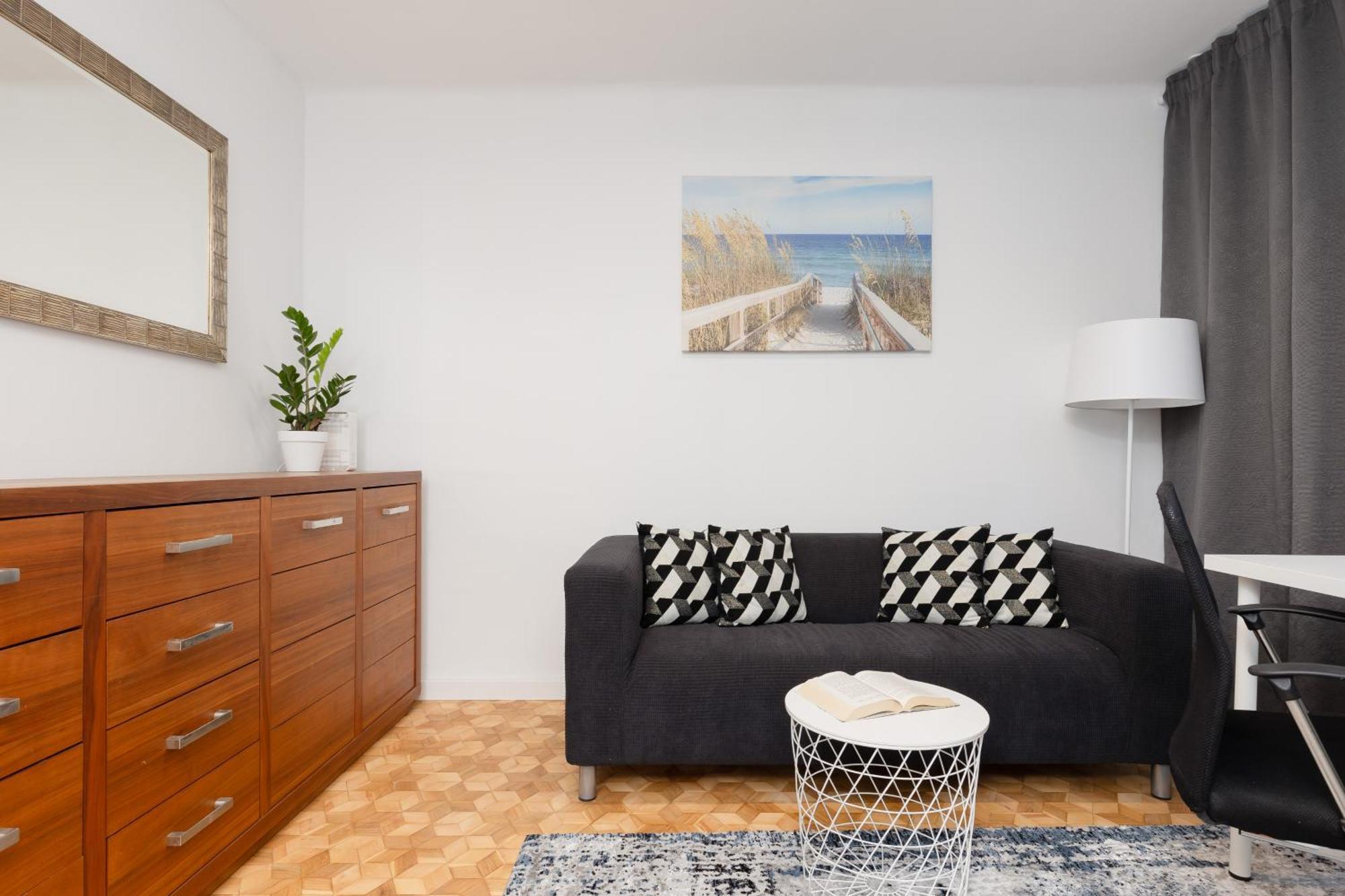 Apartamento Grzybowska By Renters Varsóvia