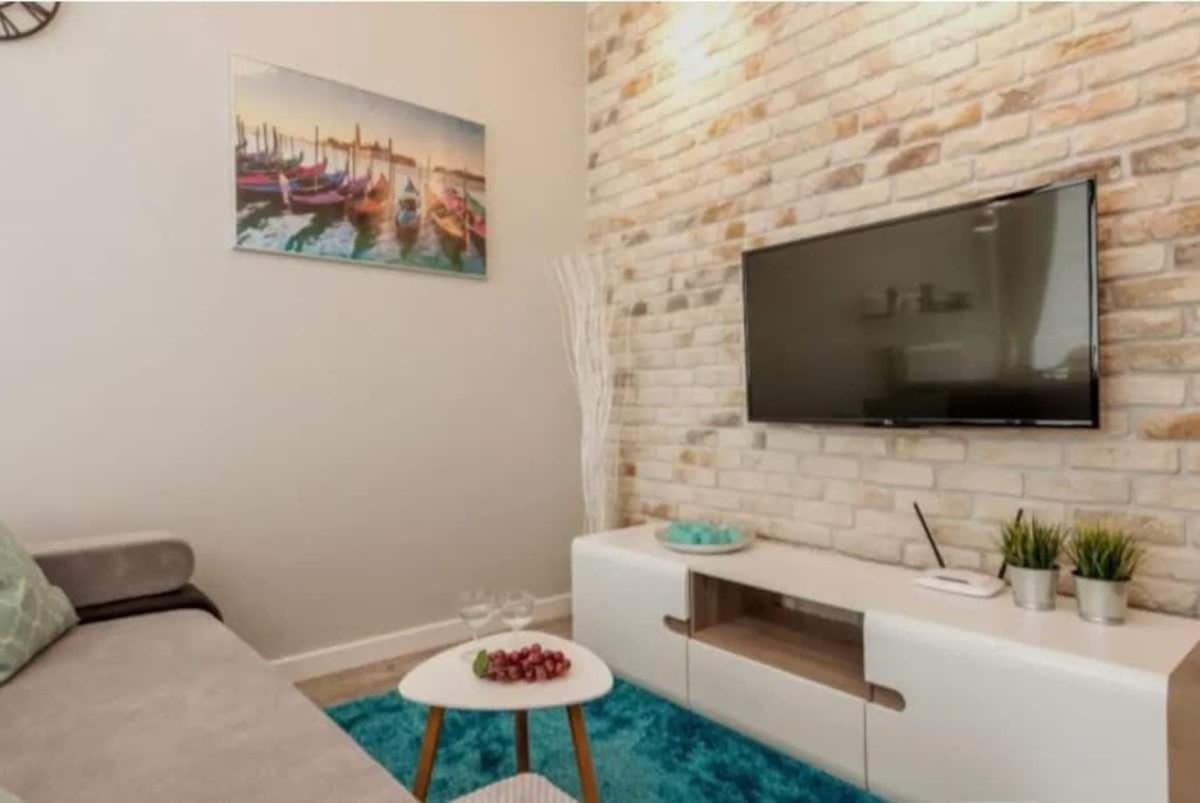 Close To Chopin Airport, Free Parking