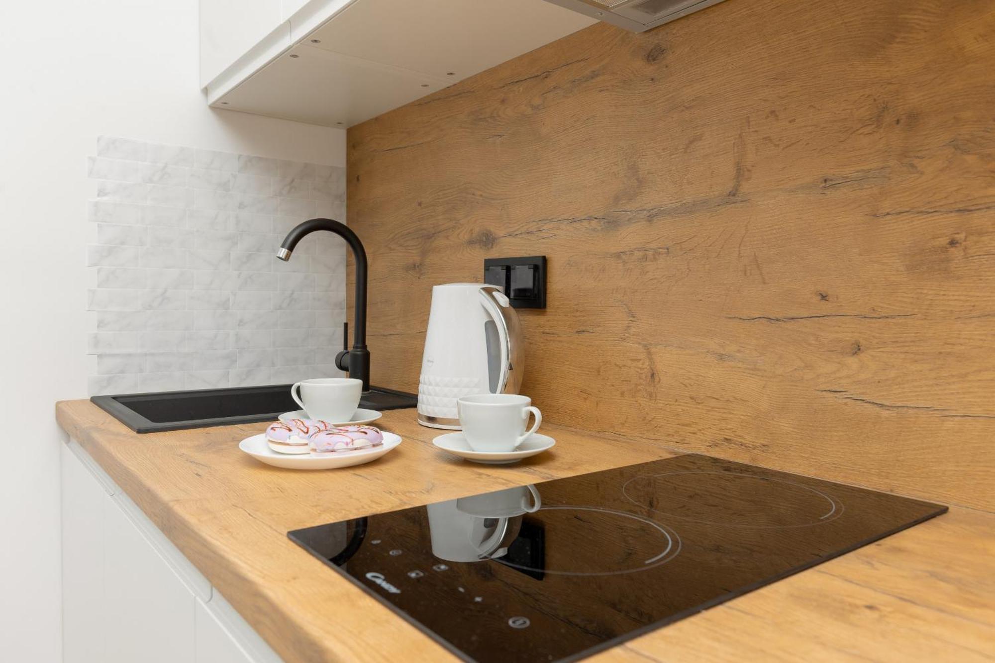Centre & Pet-friendly By Renters *