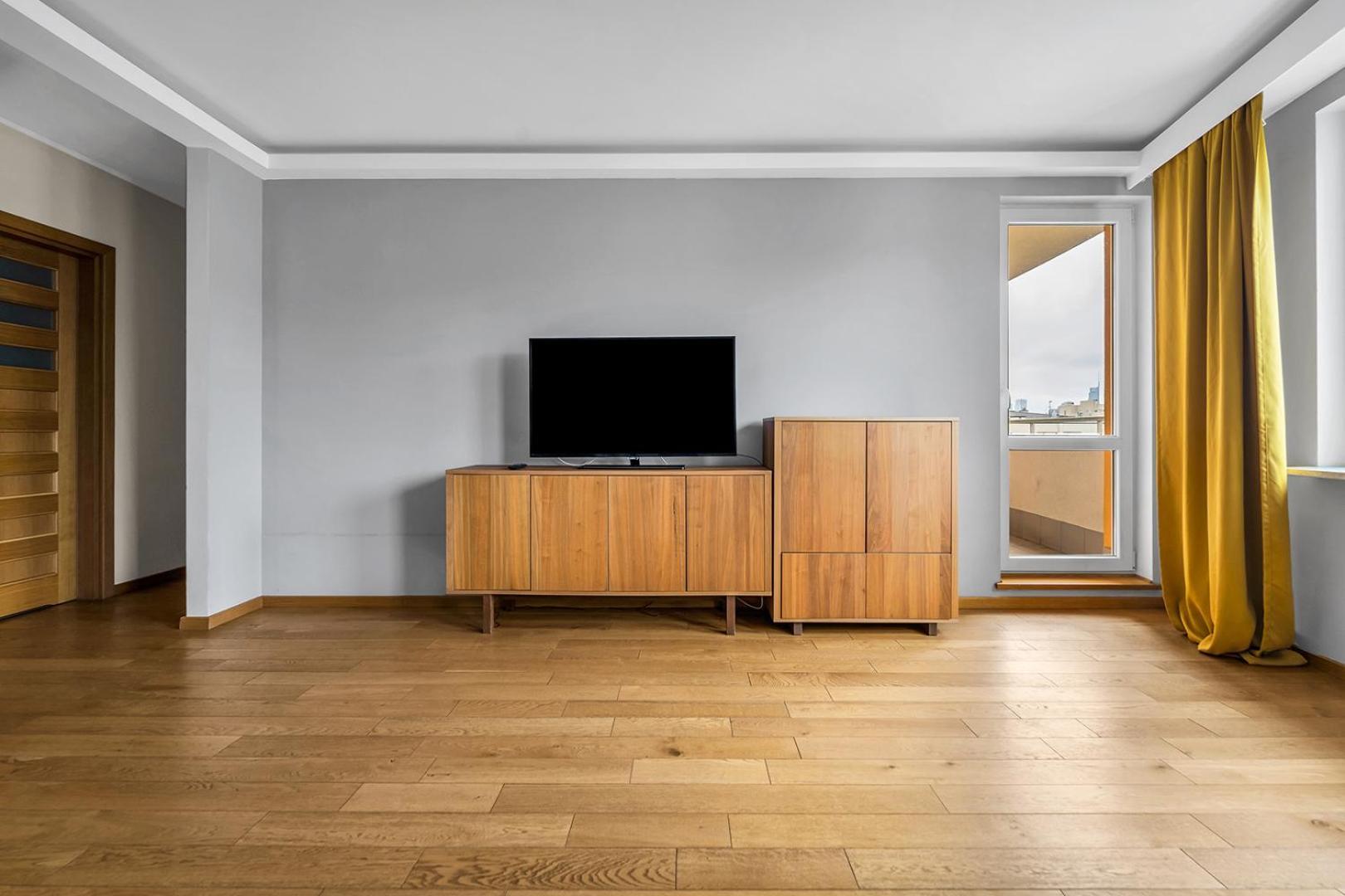 Wola Tower - 60m2, Balcony With View, Parks Nearby - By Rentujemy *