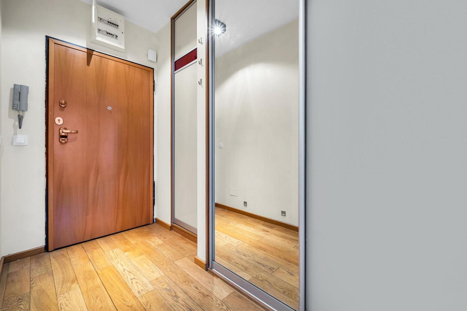 Apartment Wola Tower - 60m2, Balcony With View, Parks Nearby - By Rentujemy Warsaw