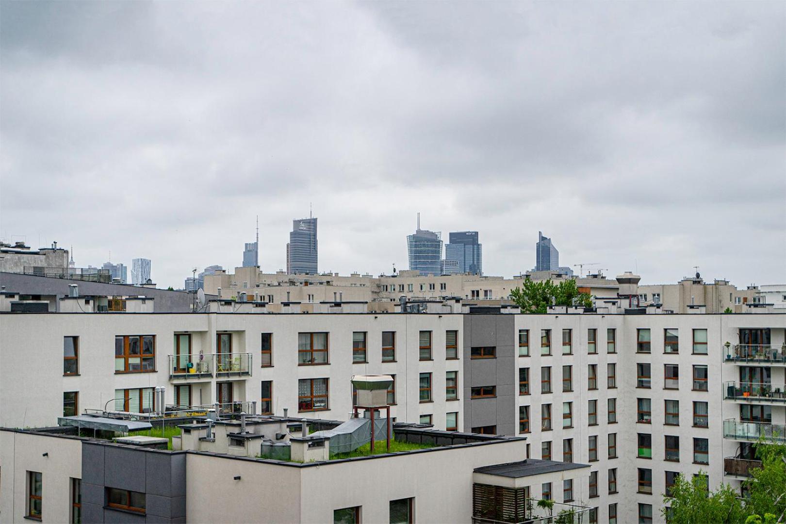 Wola Tower - 60m2, Balcony With View, Parks Nearby - By Rentujemy *