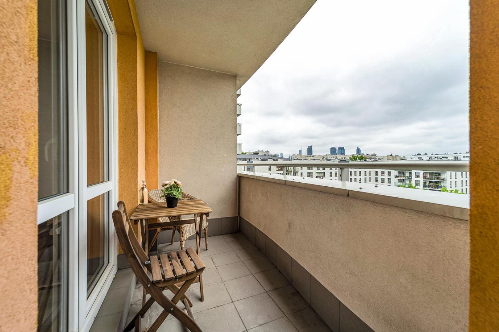 Wola Tower - 60m2, Balcony With View, Parks Nearby - By Rentujemy