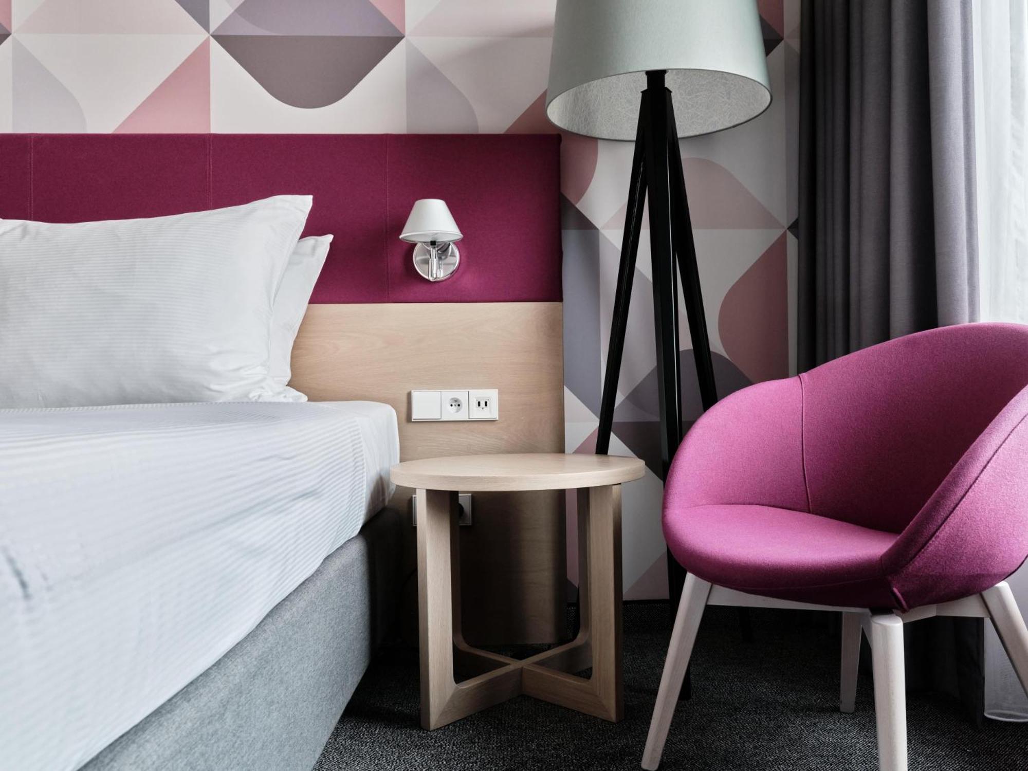 - Centre By Ihg