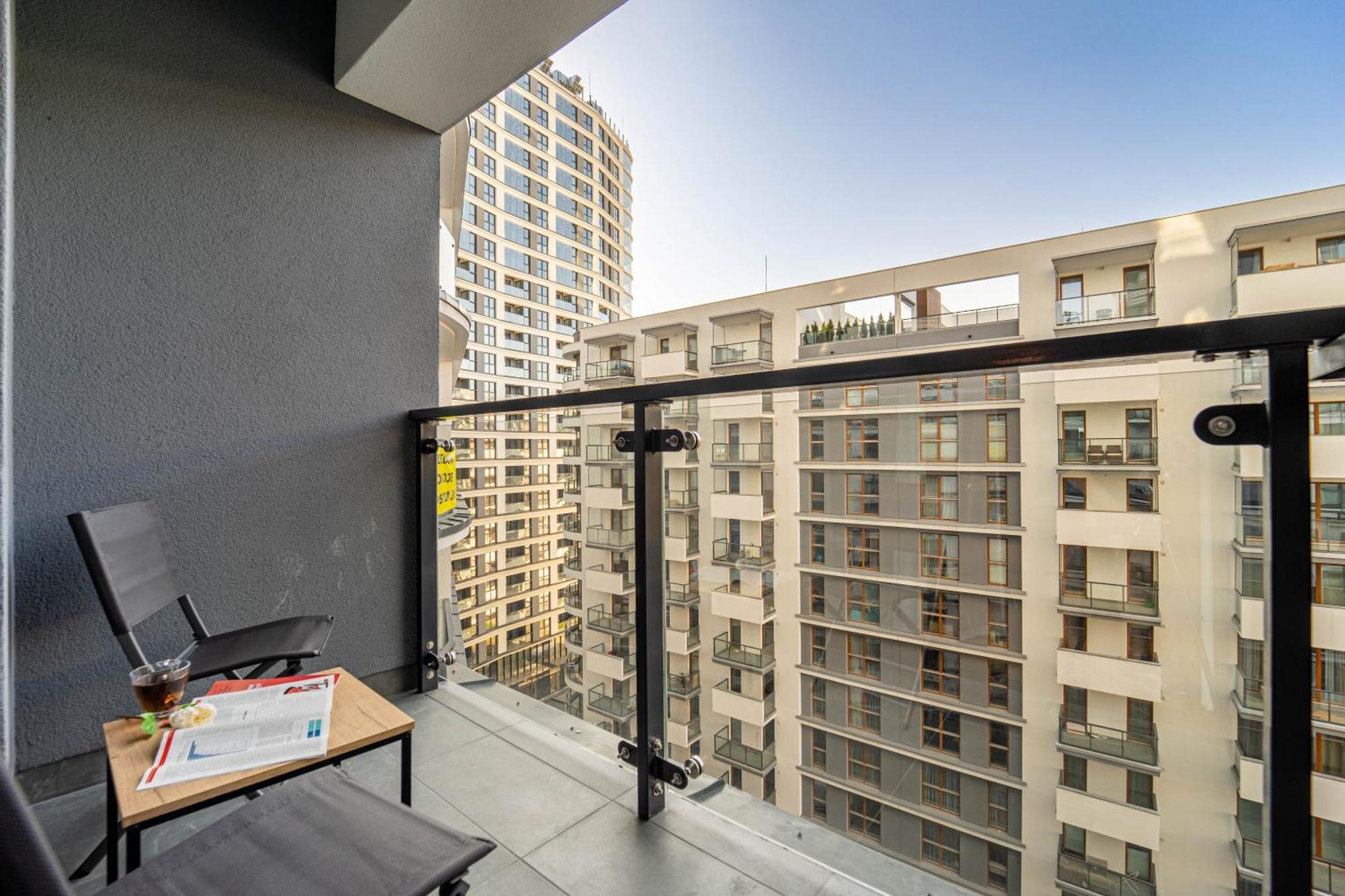 Apartment Kasprzaka29 Tower - View, 9th Floor, Balcony, Targi Expo - By Rentujemy Warsaw