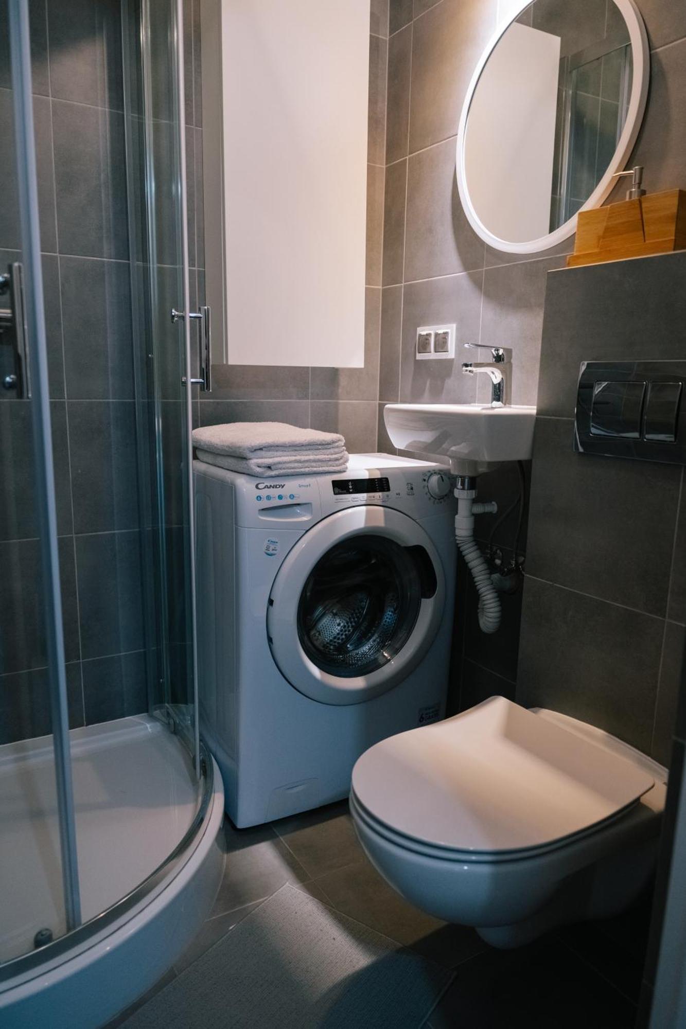 Ochota - Location, Park&tram Nearby - By Rentujemy Apartment *