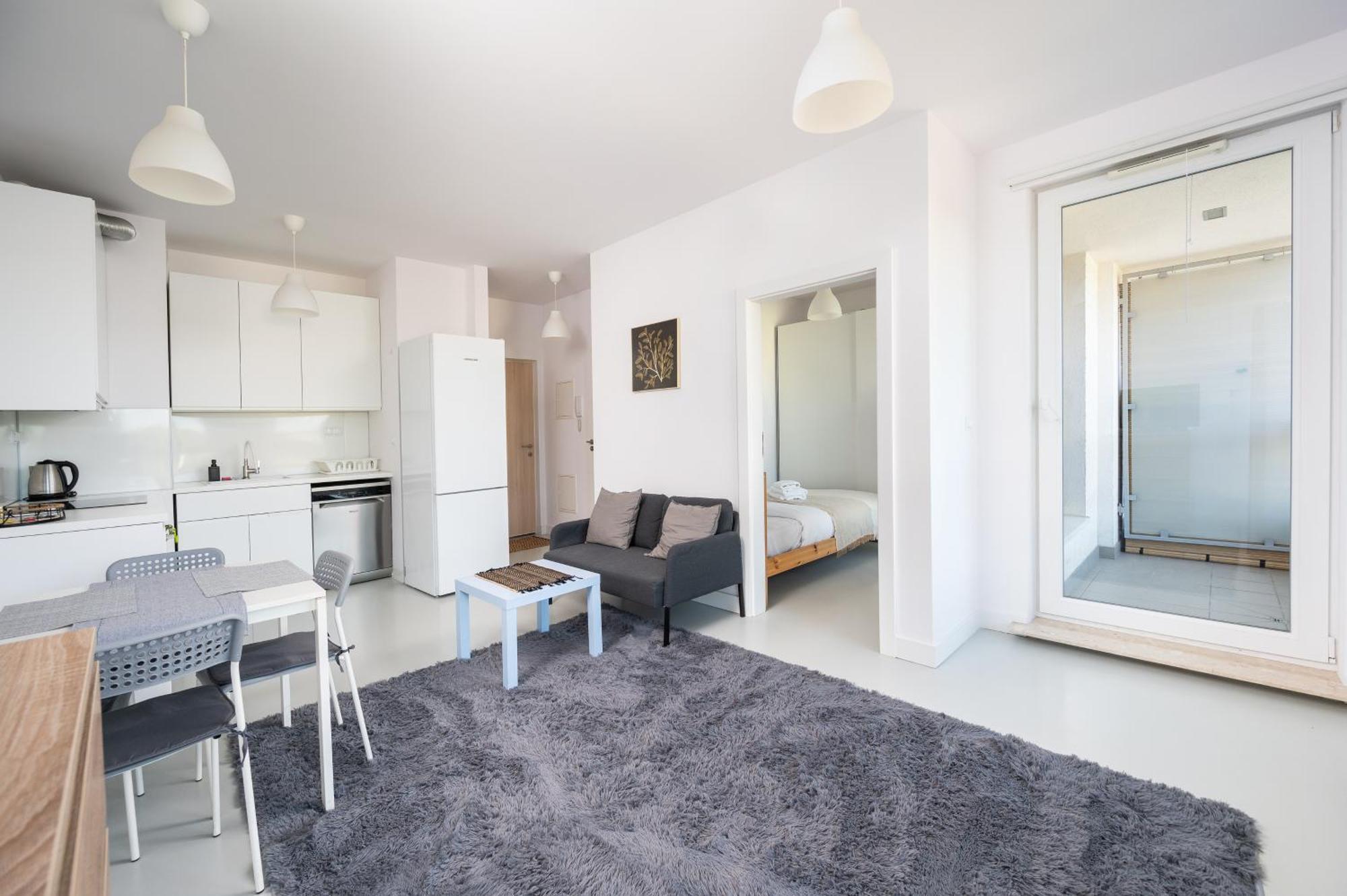 Kolska Bright Apartment