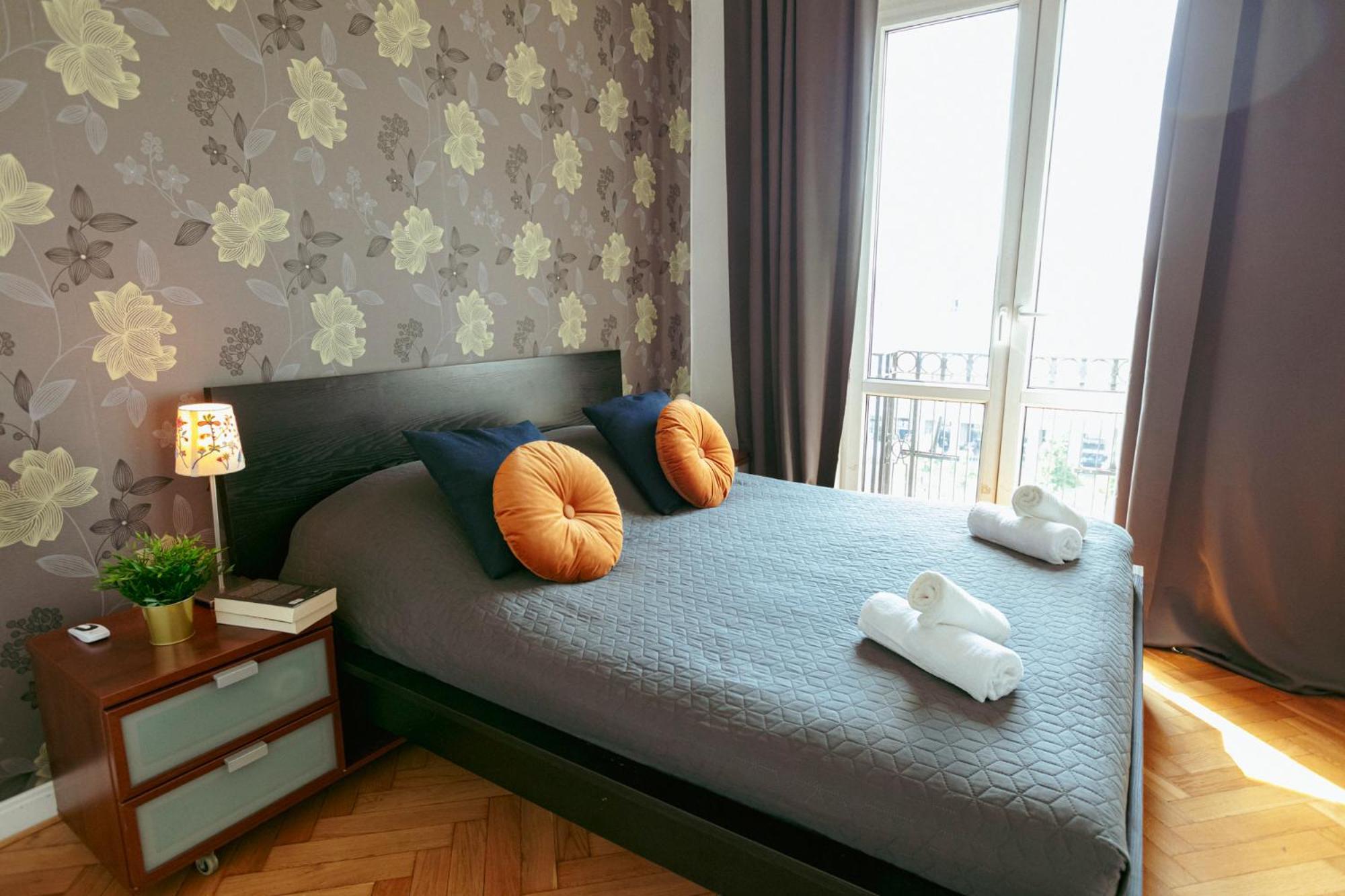 Apartment Plac Konstytucji 6 Grey - Bezplatny Garaz Podziemny - Free Parking - Dla 4 Osob