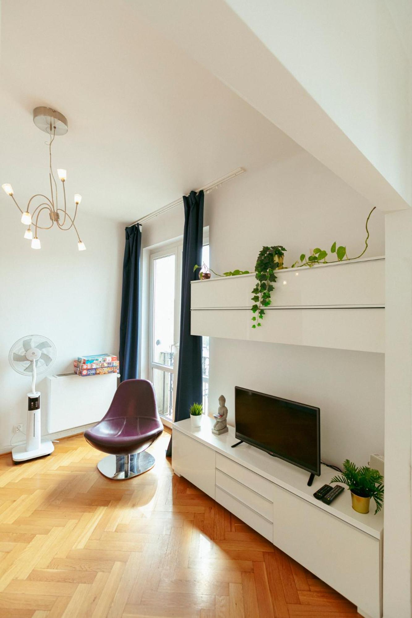 Plac Konstytucji 6 Grey - Bezplatny Garaz Podziemny - Free Parking - Dla 4 Osob Apartment