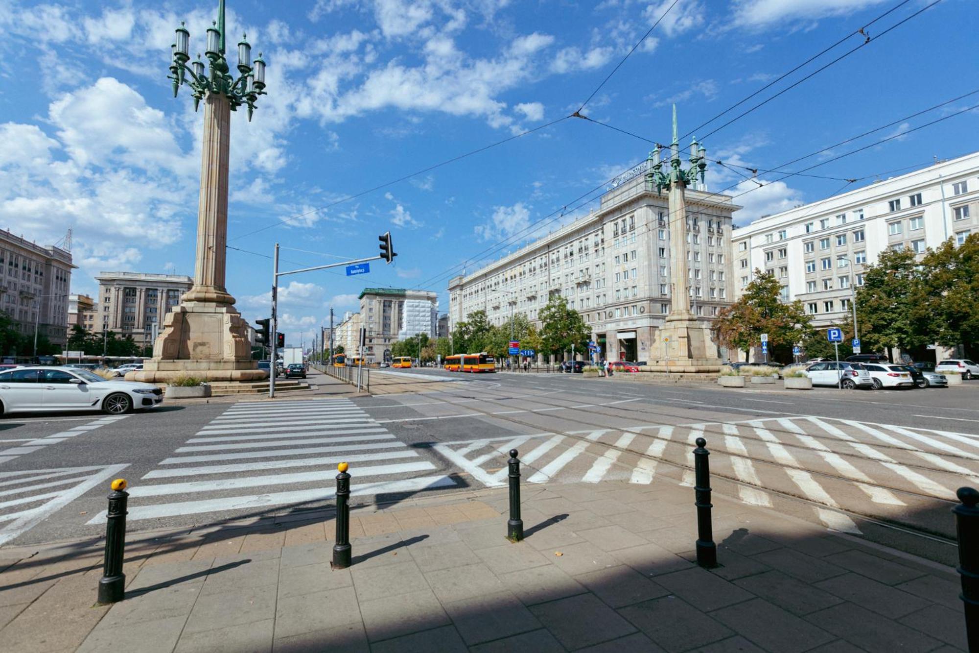 Plac Konstytucji 6 Grey - Bezplatny Garaz Podziemny - Free Parking - Dla 4 Osob Apartment