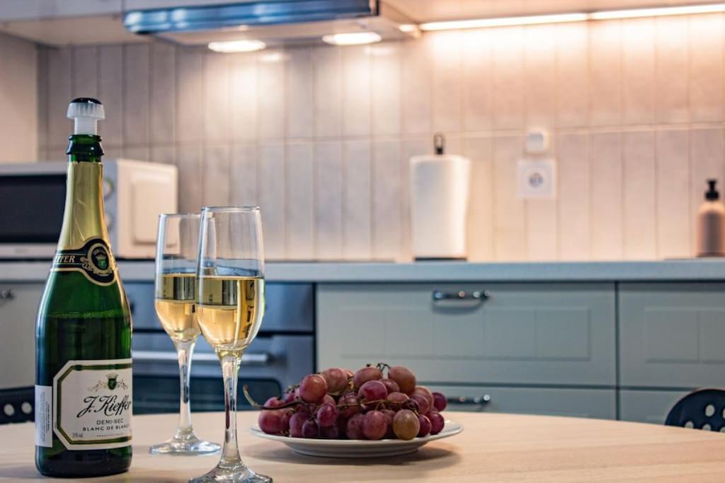 Apartament Spacious With 3 Meter Ceilings, Powisle, The Old Town *