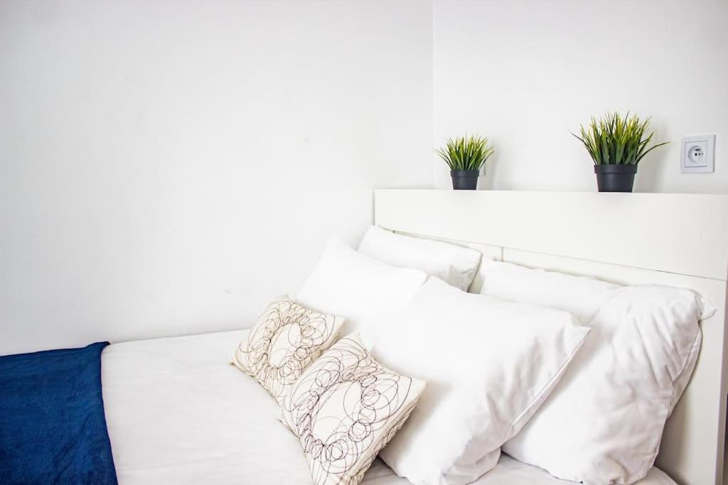 Apartament Spacious With 3 Meter Ceilings, Powisle, The Old Town Warszawa