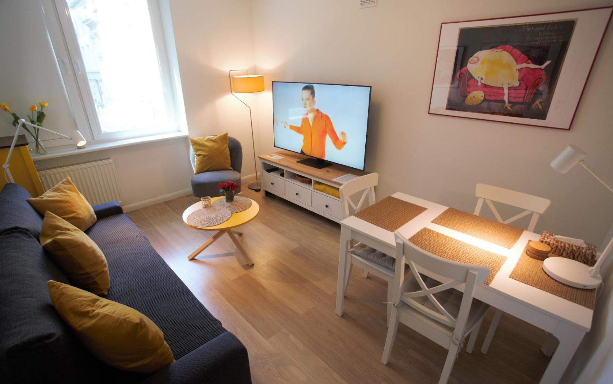 Apart!ment Apartment