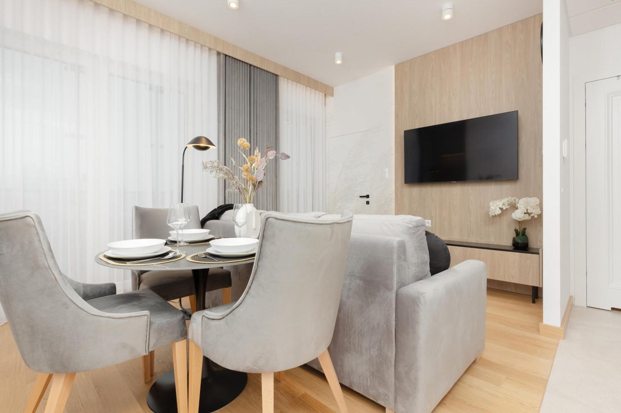 Exceptional Business By Renters * Warszawa