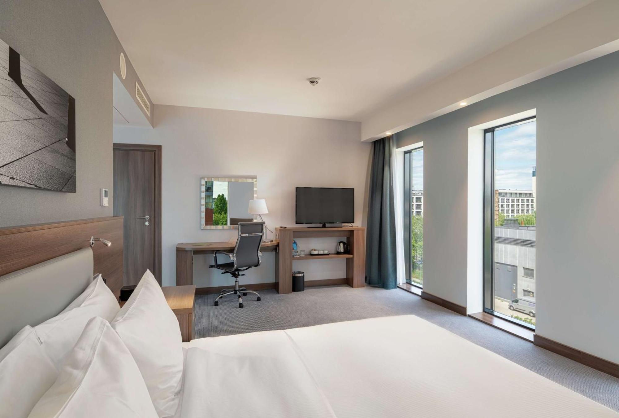 Hotel Hampton By Hilton Mokotow 3*