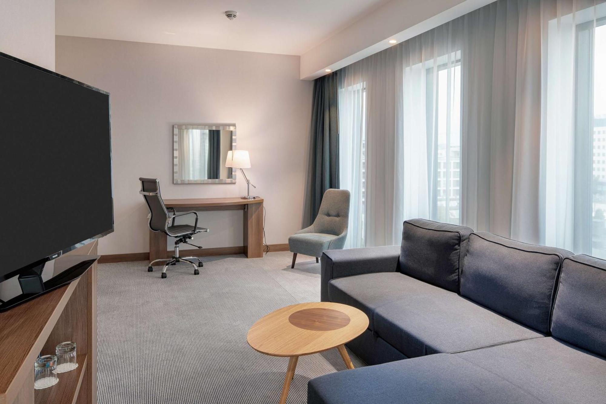 Hampton By Hilton Mokotow 3*