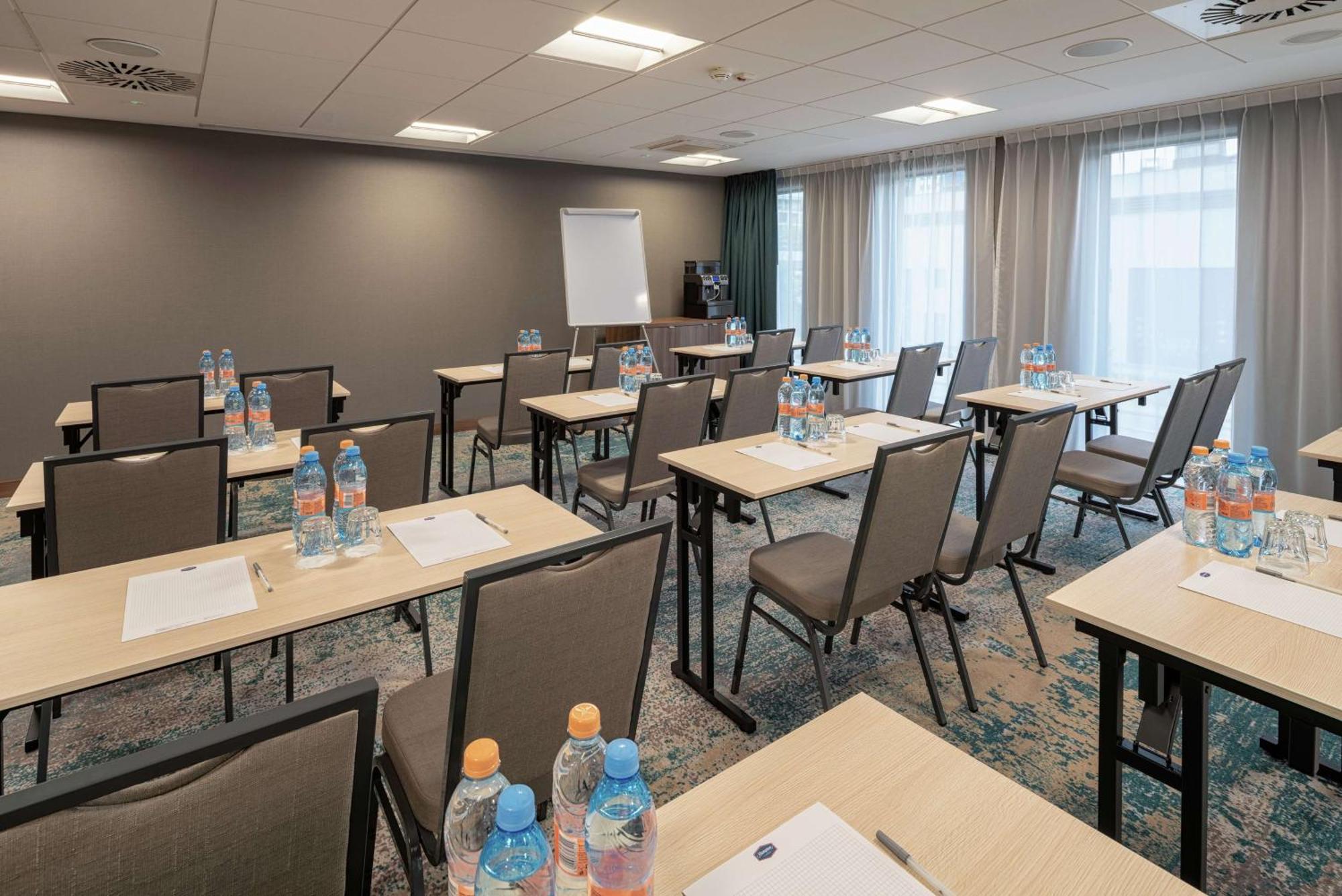 Hampton By Hilton Mokotow Hotel