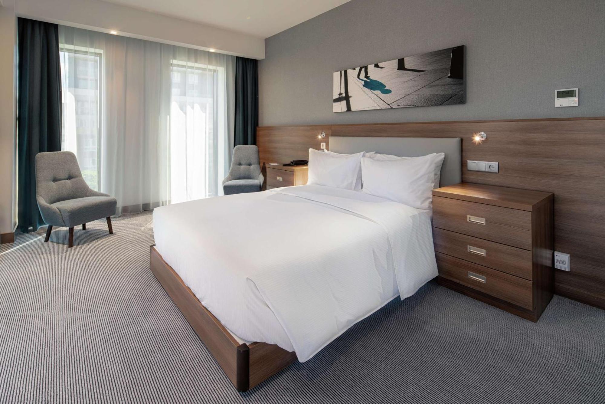 Hotel Hampton By Hilton Mokotow 3*