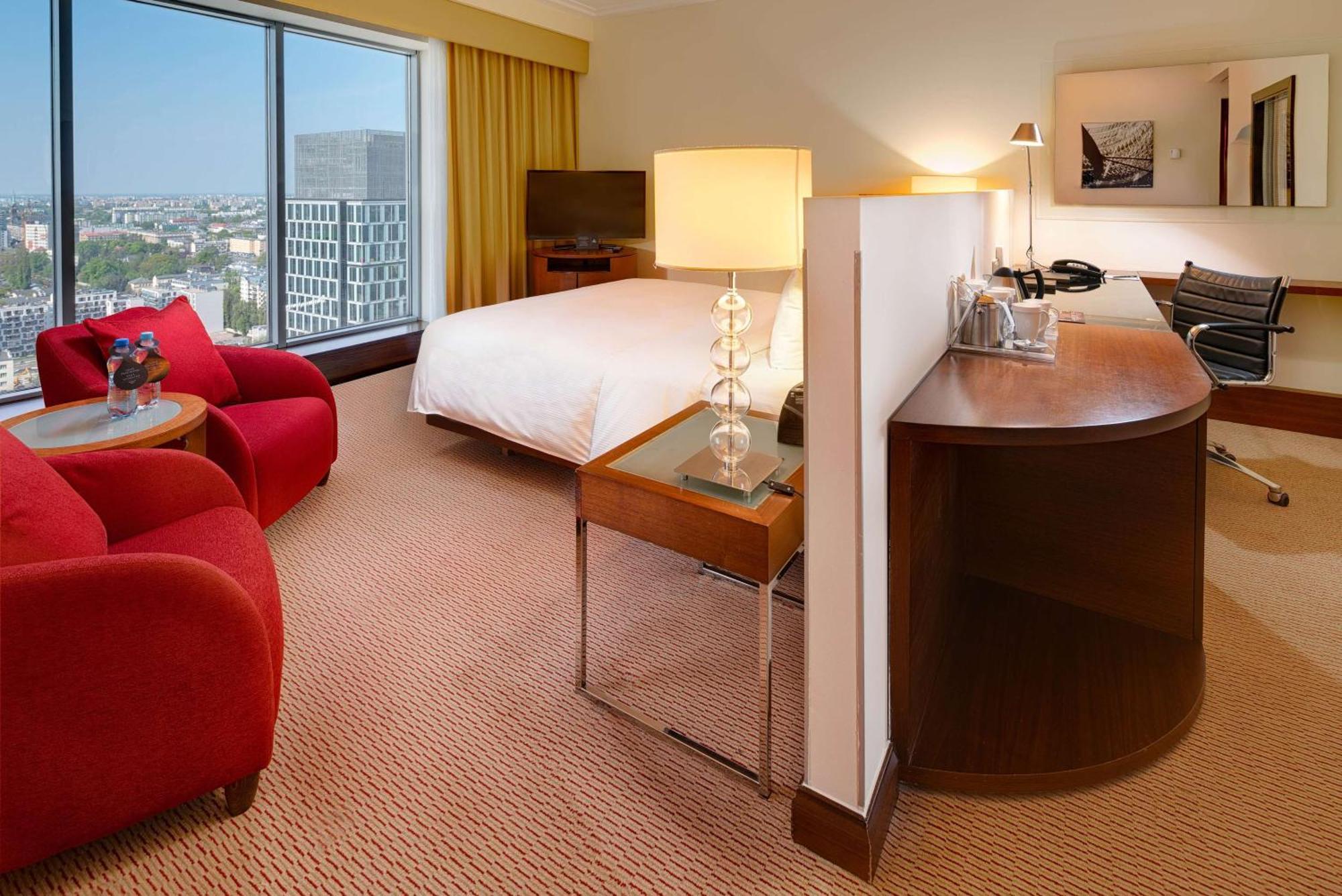 Hilton Hotel 4*