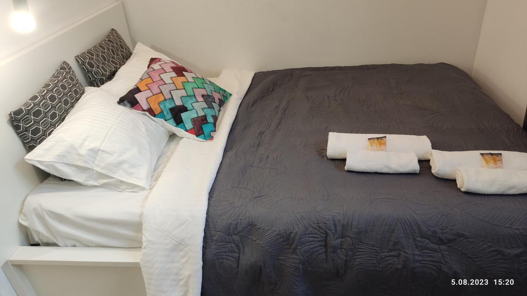 Apartment Be My Guest- Fontany Luxury Metro Wi-fi Free Parking Zone *