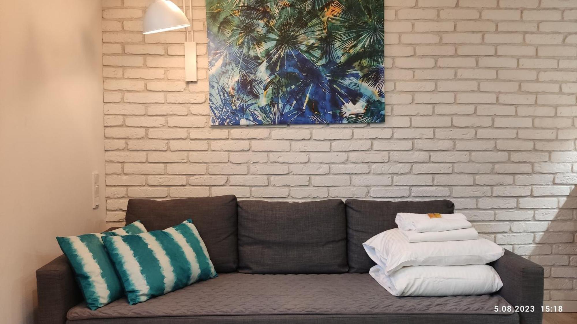 Be My Guest- Fontany Luxury Metro Wi-fi Free Parking Zone Apartment *