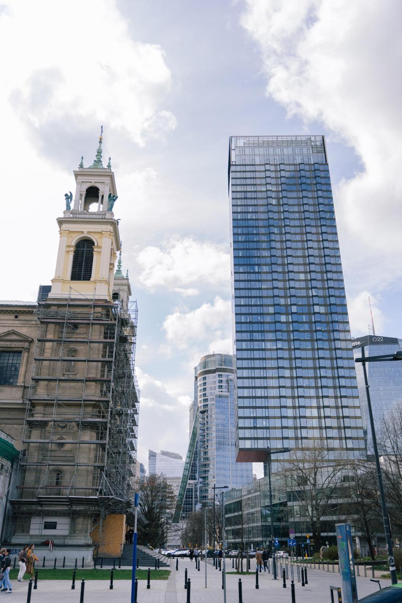 Downtown - Location, Metro Nearby - By Rentujemy Apartment