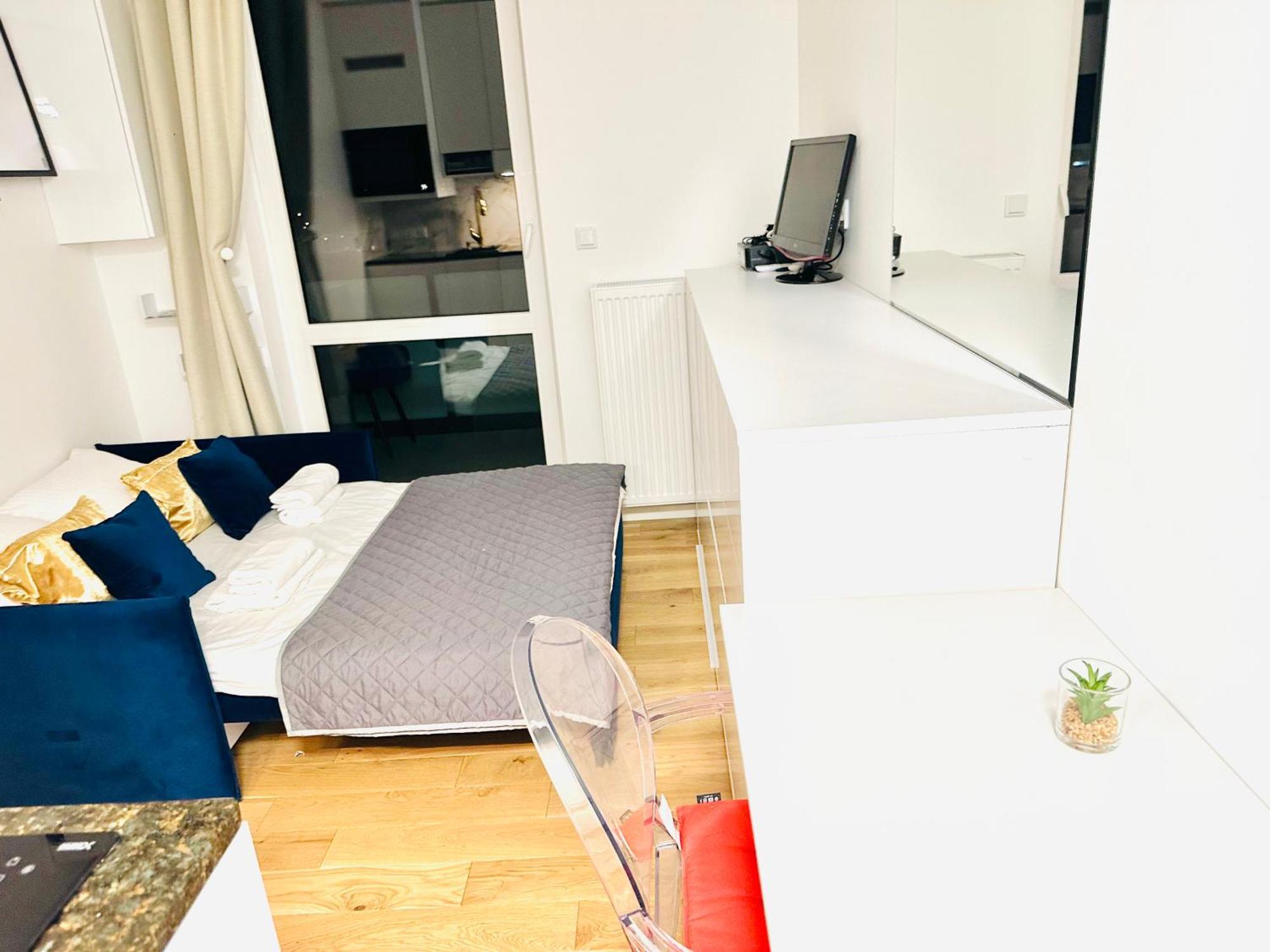 Luxury Iris Apartment Warsaw