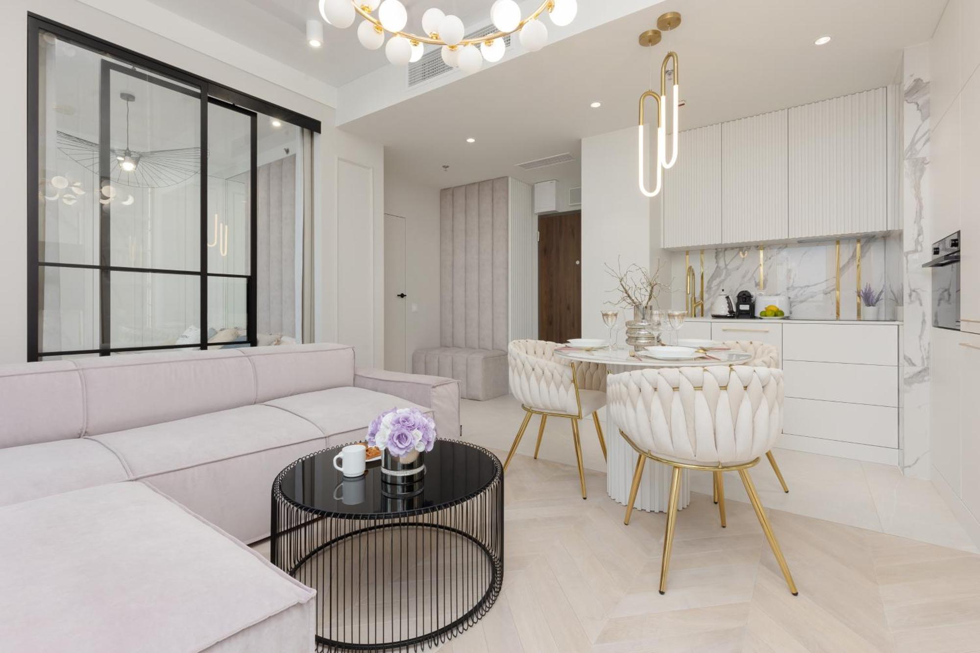 Kasprzaka With Ac & Parking By Renters Prestige Apartment Warschau