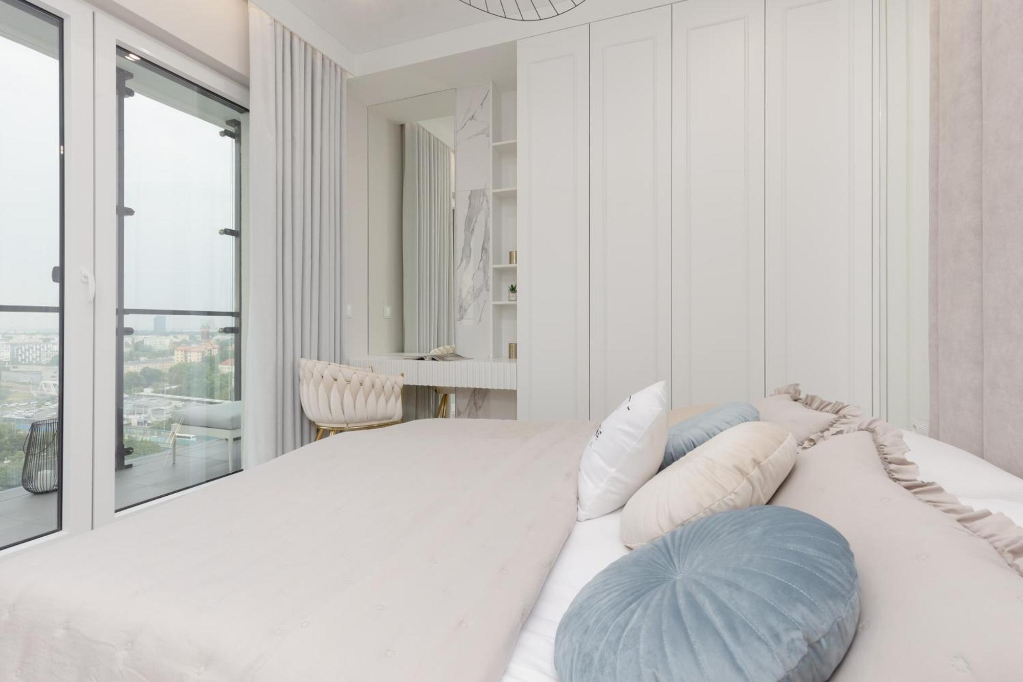 Kasprzaka With Ac & Parking By Renters Prestige Apartamento