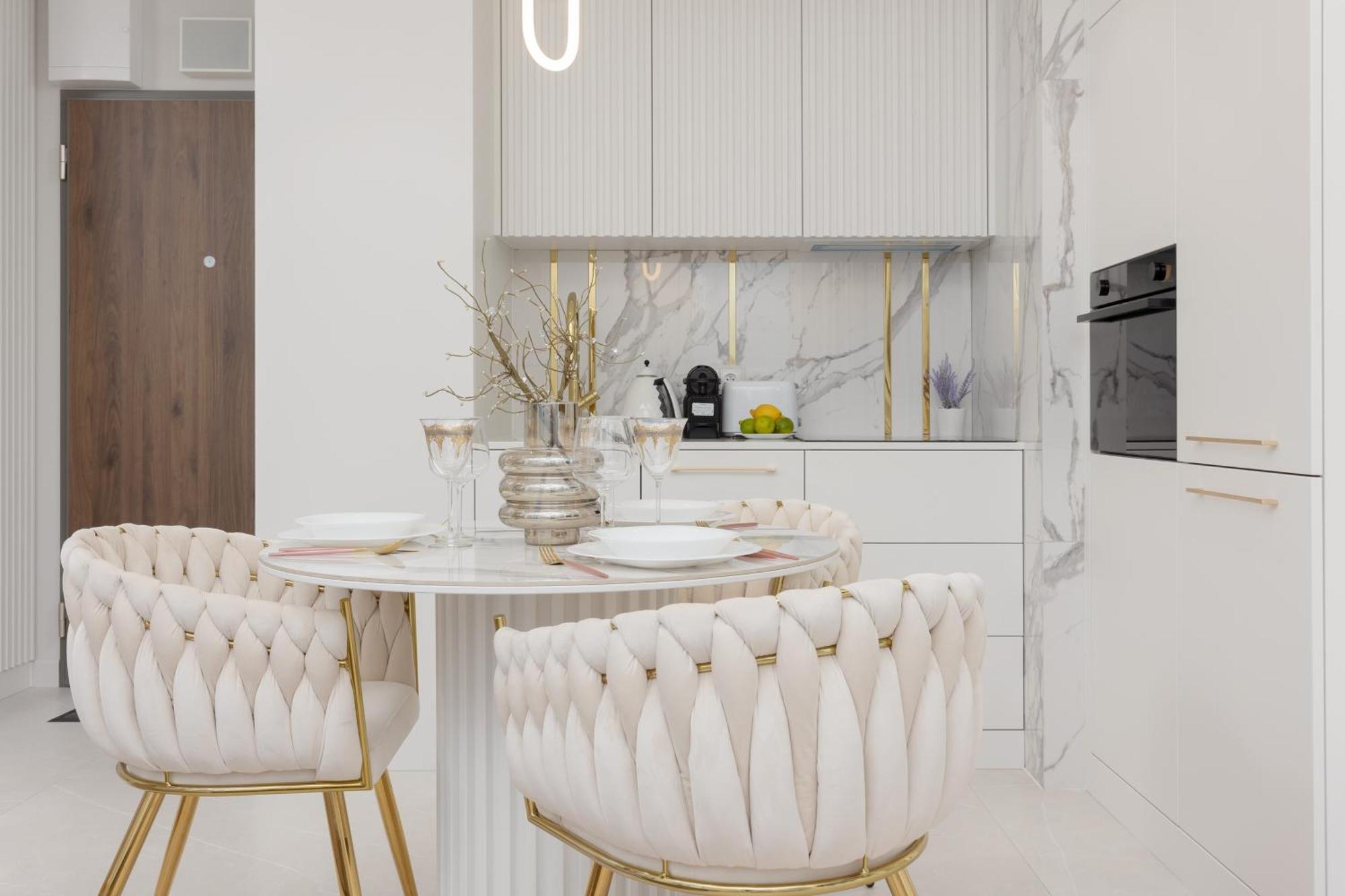 Kasprzaka With Ac & Parking By Renters Prestige Apartment Warschau