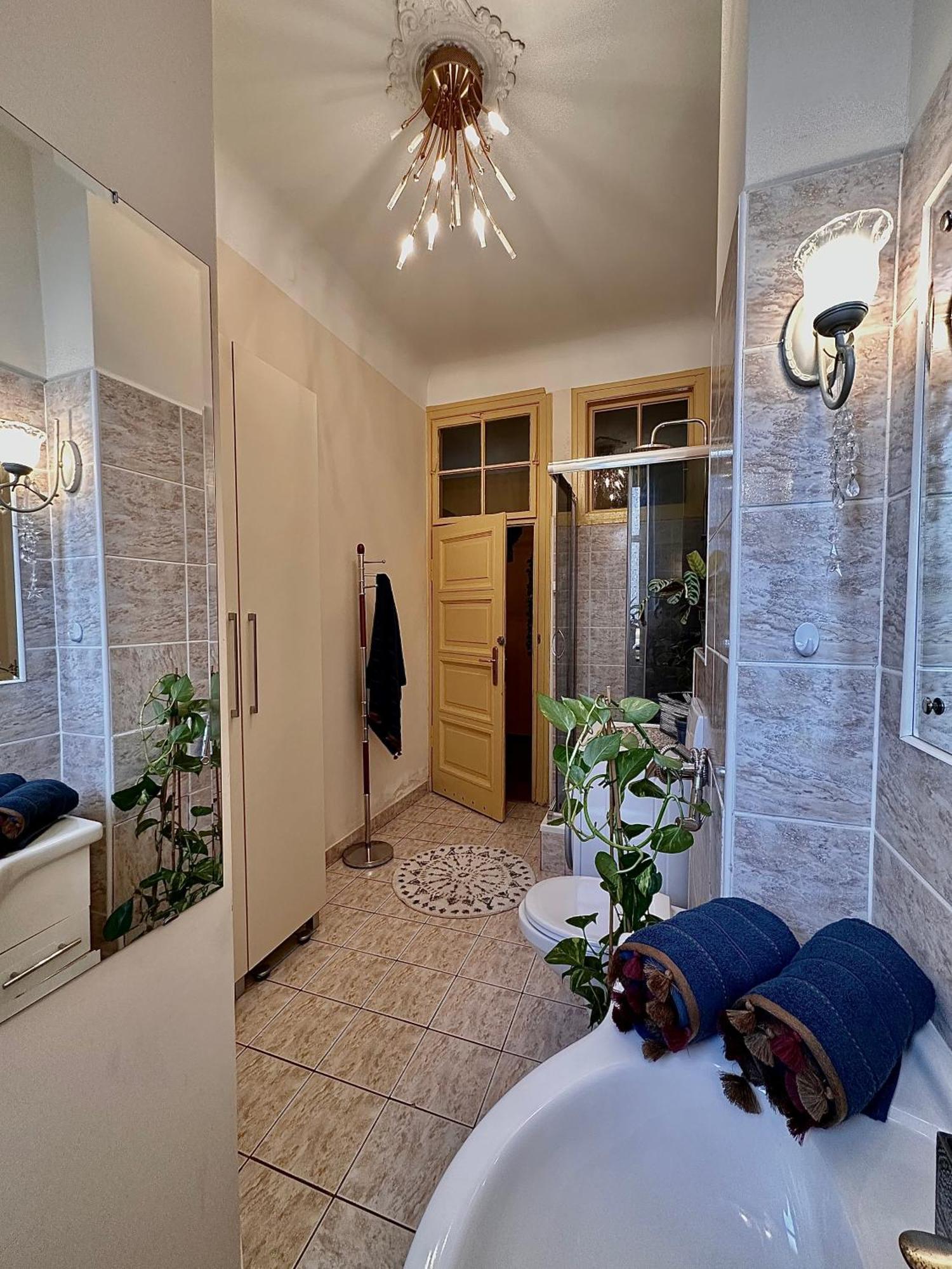 Exclusive Chmielna Street 95m2 Apartment
