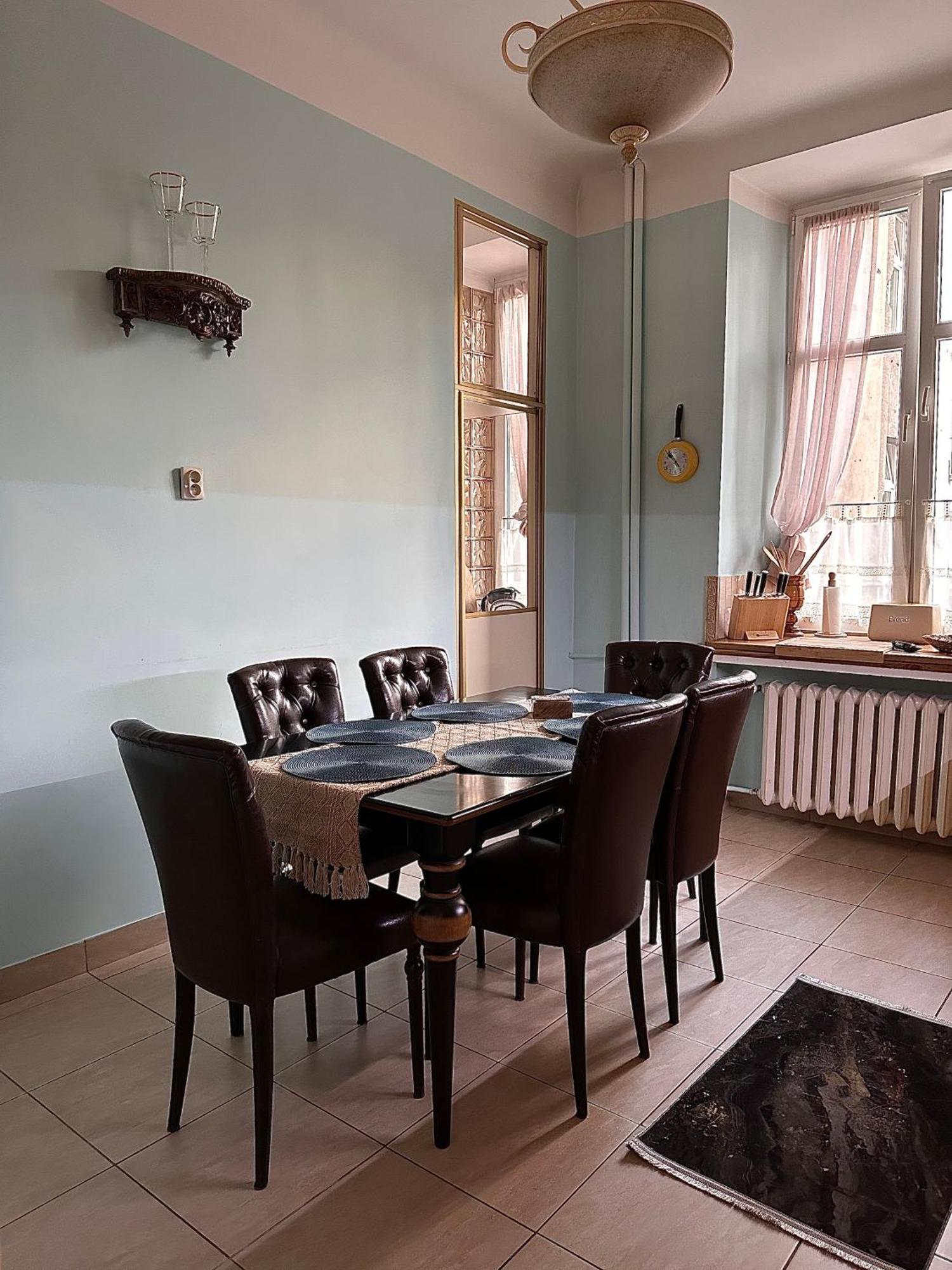Exclusive Chmielna Street 95m2 Apartment Warsaw