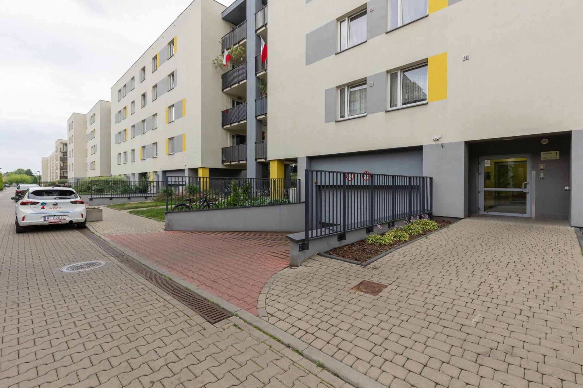 Urban Wings - Airport With Parking & Balcony By Renters Apartment Warsaw