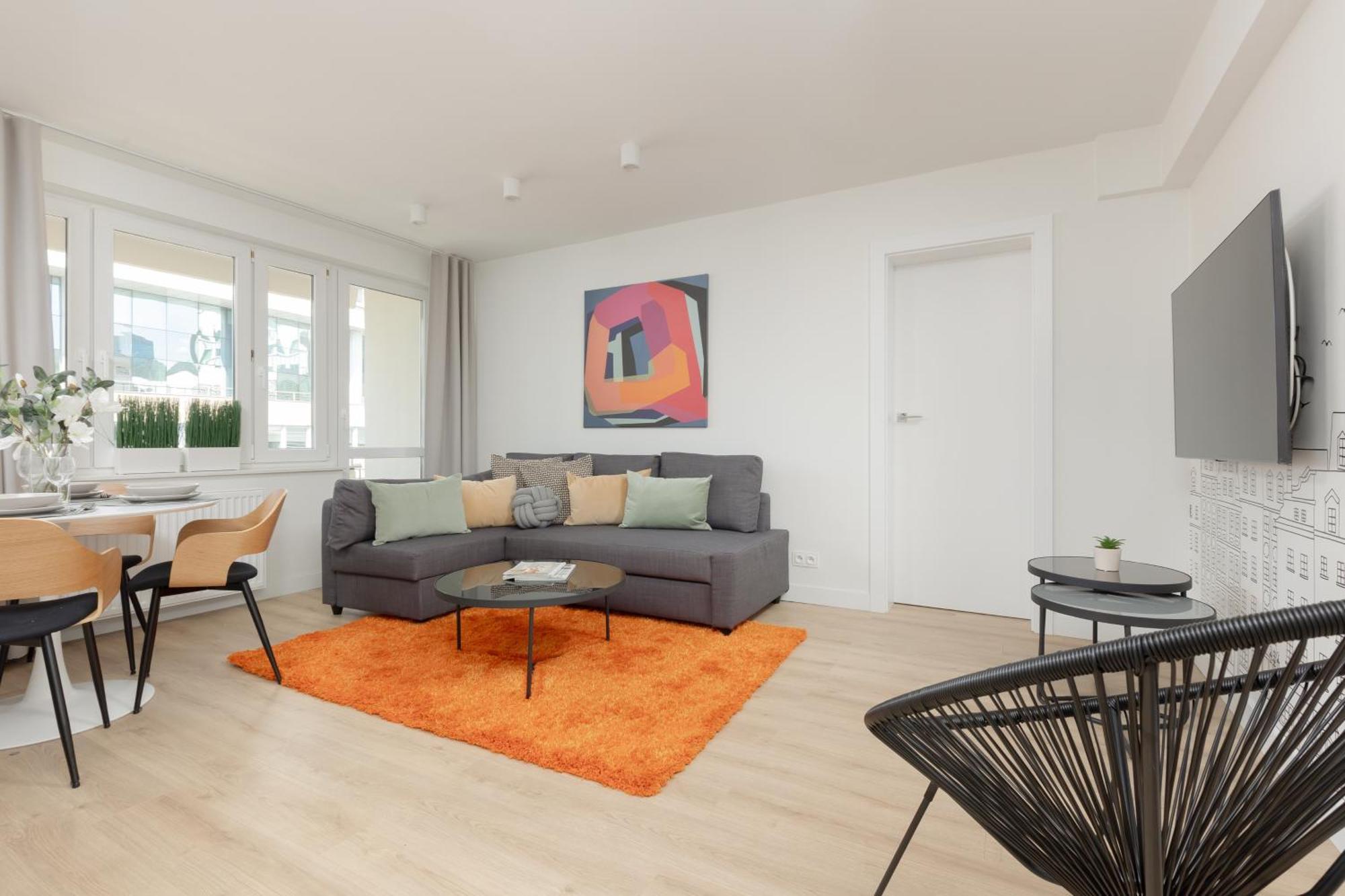 Center By Renters Apartment