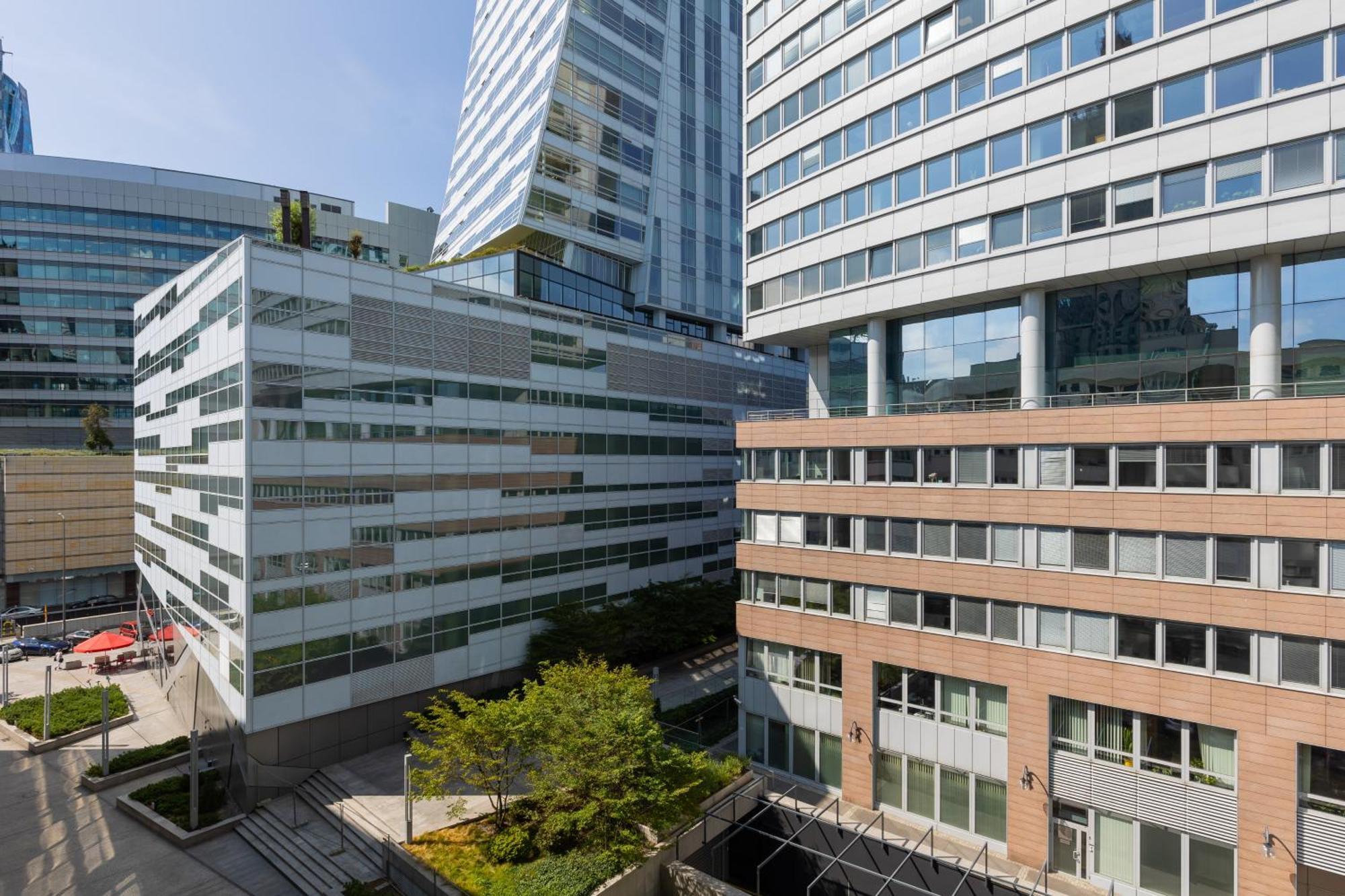 Center By Renters