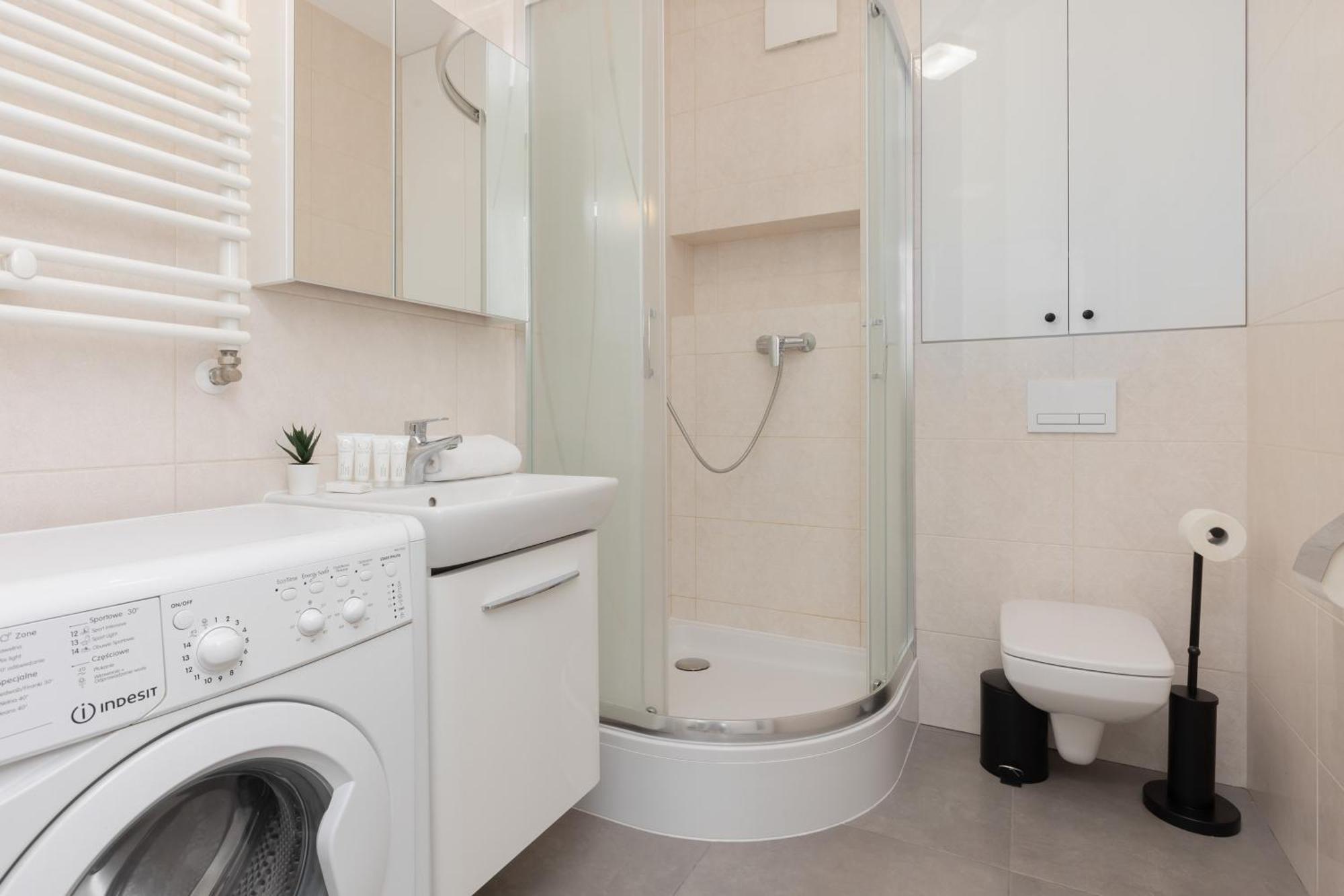 Metro Bielany By Renters *