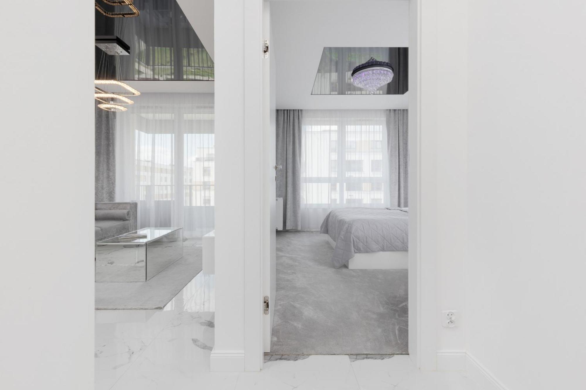 Elegant With Balcony & Parking By Renters Apartment Warsaw