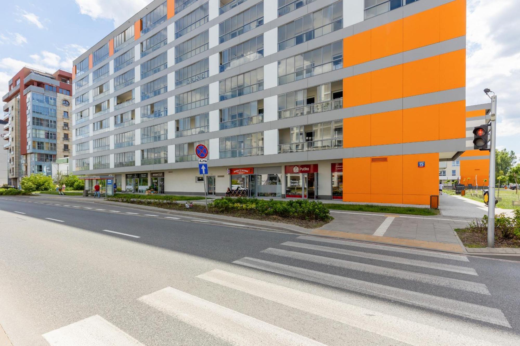 Apartment Elegant With Balcony & Parking By Renters